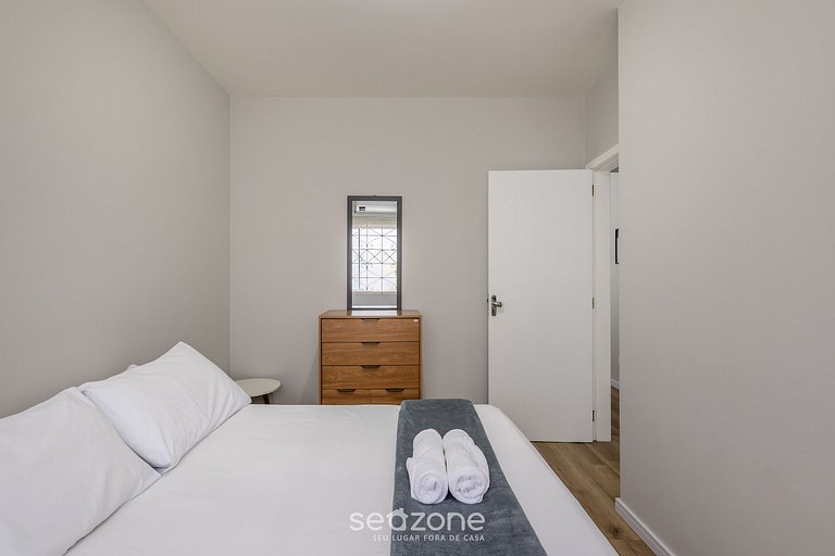 Apto completo no Centro de Itajaí - CAR0106