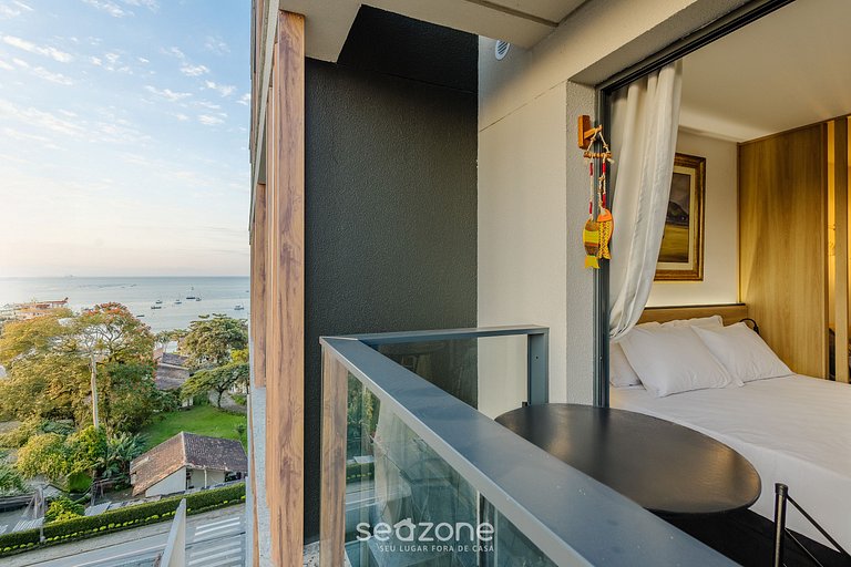 Estudio con balcón y vista lateral al mar PSO0808