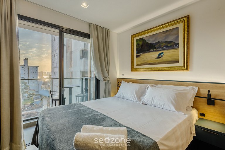 Estúdio c/ Varanda e Vista Lateral Mar PSO0808