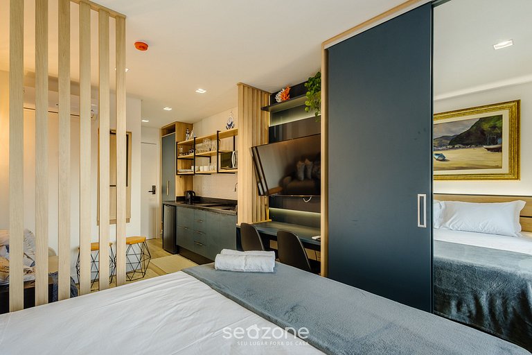 Estudio con balcón y vista lateral al mar PSO0808