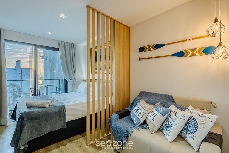 Estudio con balcón y vista lateral al mar PSO0808