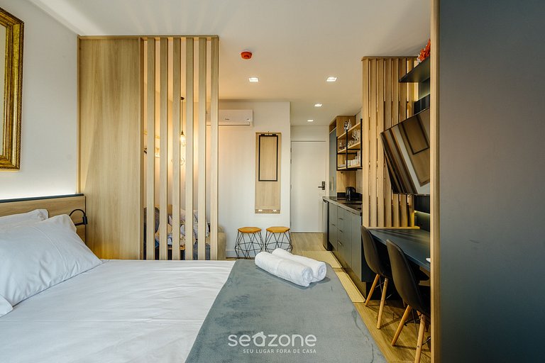 Estúdio c/ Varanda e Vista Lateral Mar PSO0808