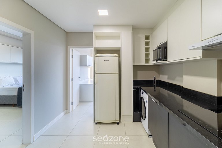 Apto completo no Centro de Floripa EJO0305