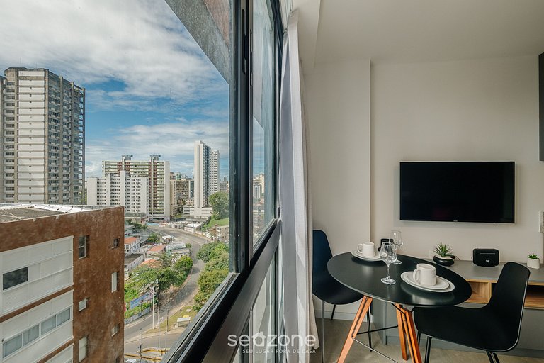 Moderno próximo ao mar em cond. c/ piscina LIV0907