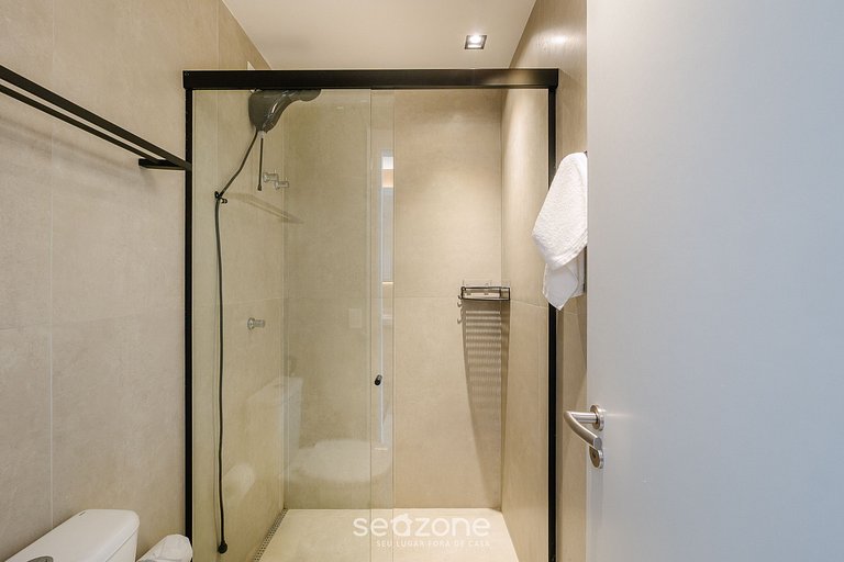 Estudio en Cond. con piscina LIV1605