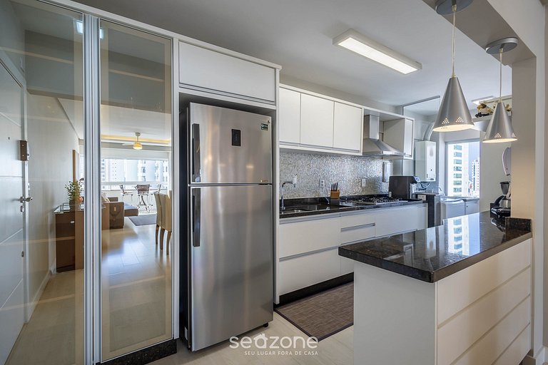 Apto c/ garagem e 2 Quartos a 60m da Praia ACO1103