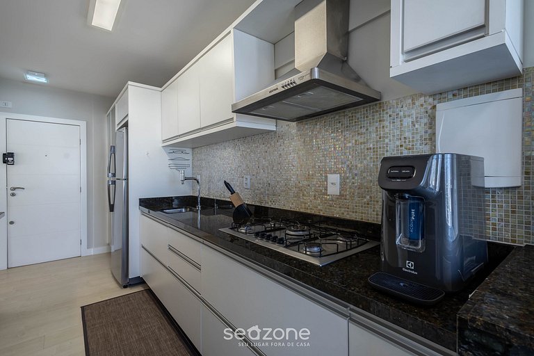 Apto c/ garagem e 2 Quartos a 60m da Praia ACO1103