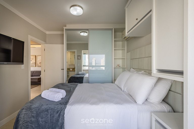 Apto c/ garagem e 2 Quartos a 60m da Praia ACO1103