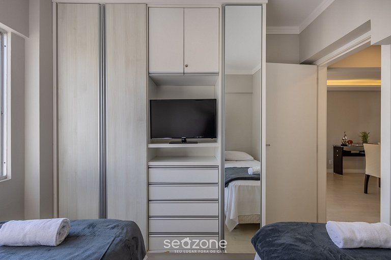 Apto c/ garagem e 2 Quartos a 60m da Praia ACO1103