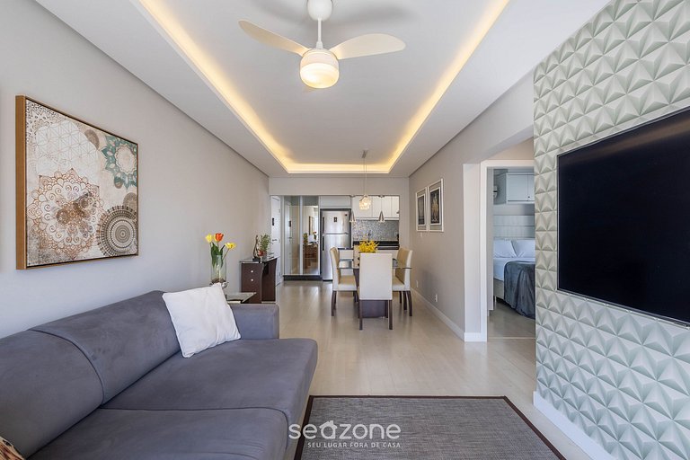 Apto c/ garagem e 2 Quartos a 60m da Praia ACO1103