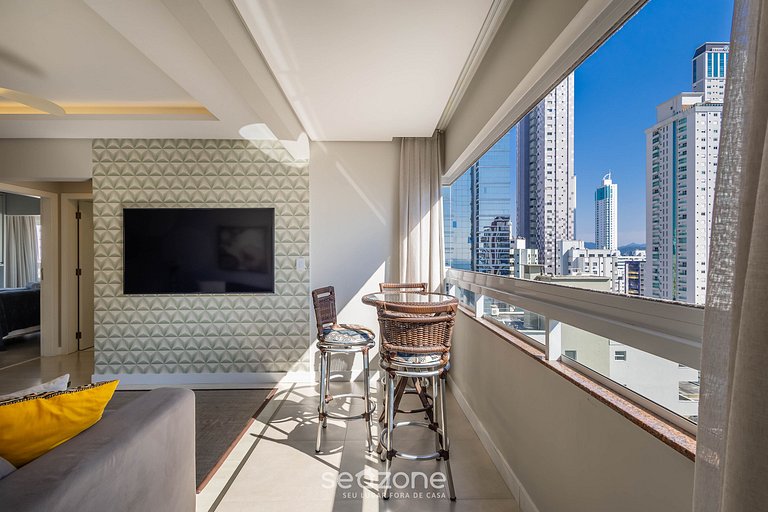 Apto c/ garagem e 2 Quartos a 60m da Praia ACO1103