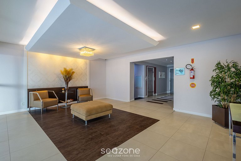 Apto c/ garagem e 2 Quartos a 60m da Praia ACO1103