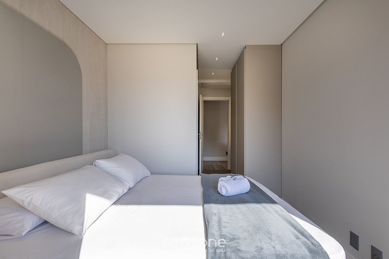 Apto c/varanda em cond. c/ piscina em BC TSO0311