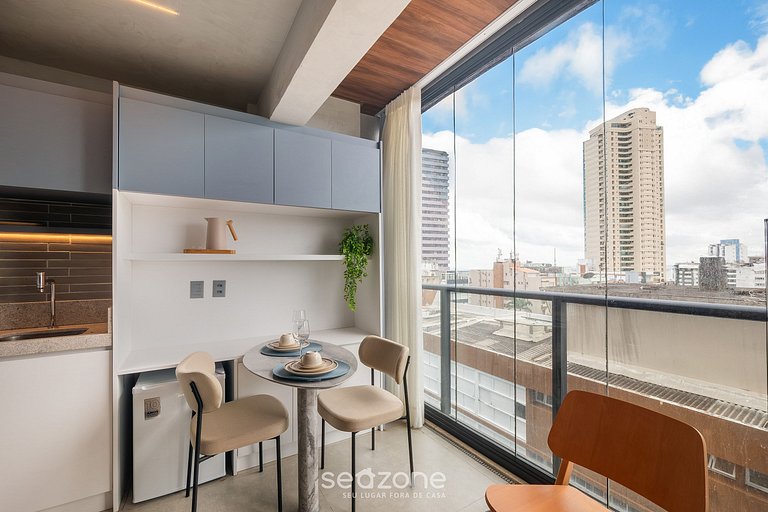 Apto perto da praia em cond. c/ piscina - LIV1006