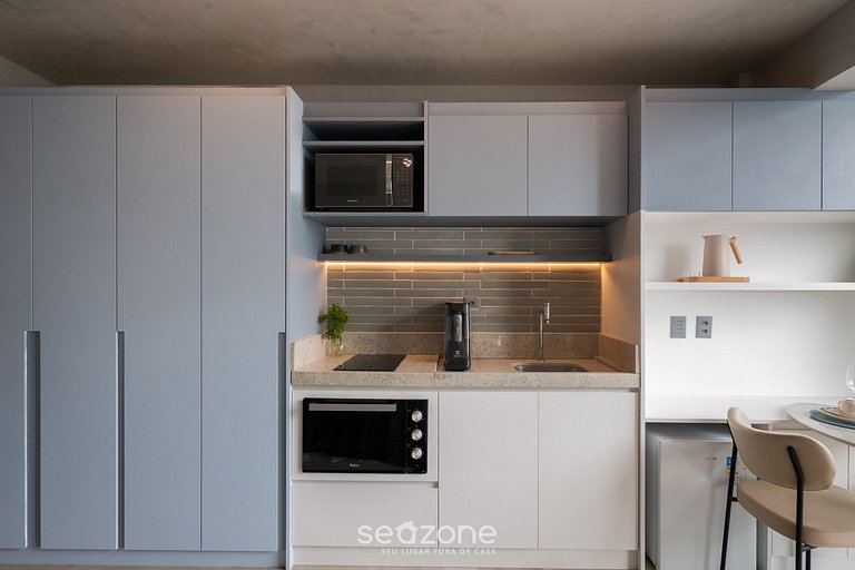 Apto perto da praia em cond. c/ piscina - LIV1006