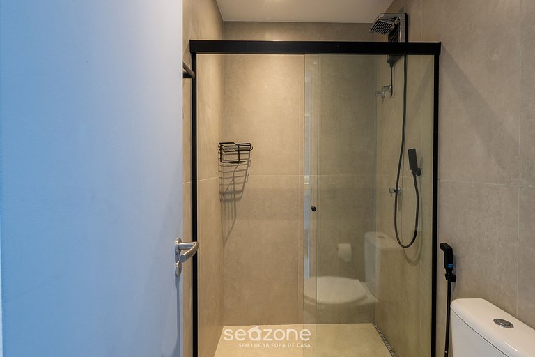 Apto perto da praia em cond. c/ piscina - LIV1006