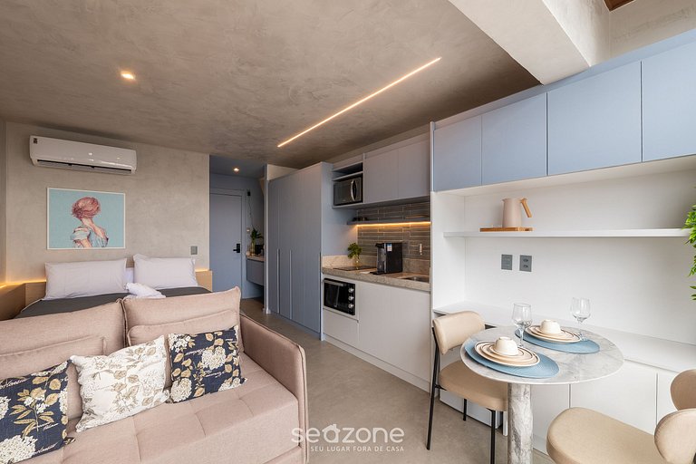 Apto perto da praia em cond. c/ piscina - LIV1006