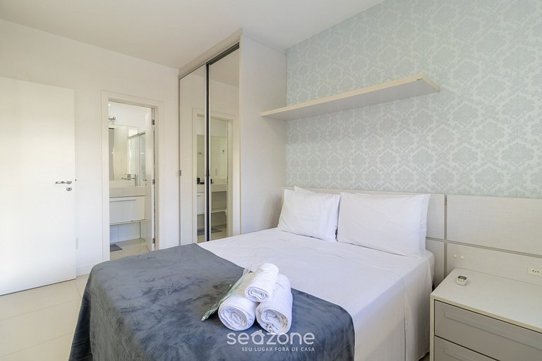 Apto c/ Churrasqueira em Cond. c/ Piscina BRI0102