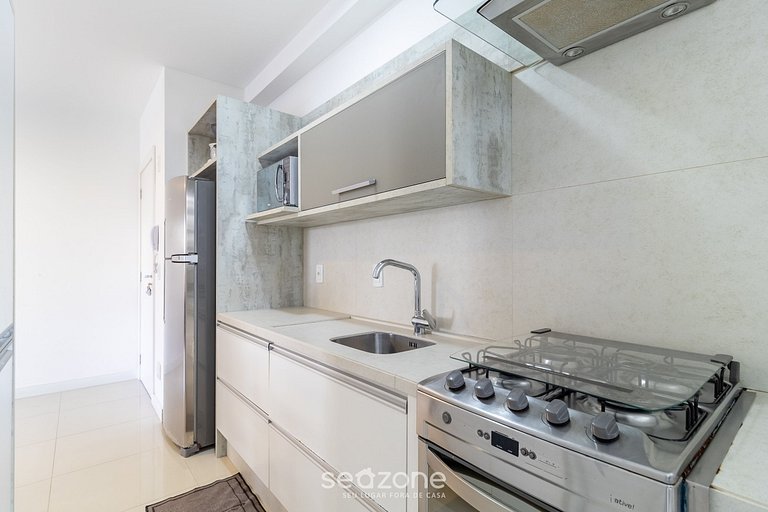 Apto c/ Churrasqueira em Cond. c/ Piscina BRI0102