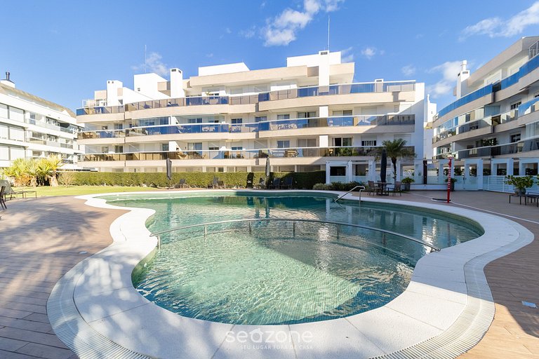 Apto c/ barbacoa en condominio con piscina BRI0102