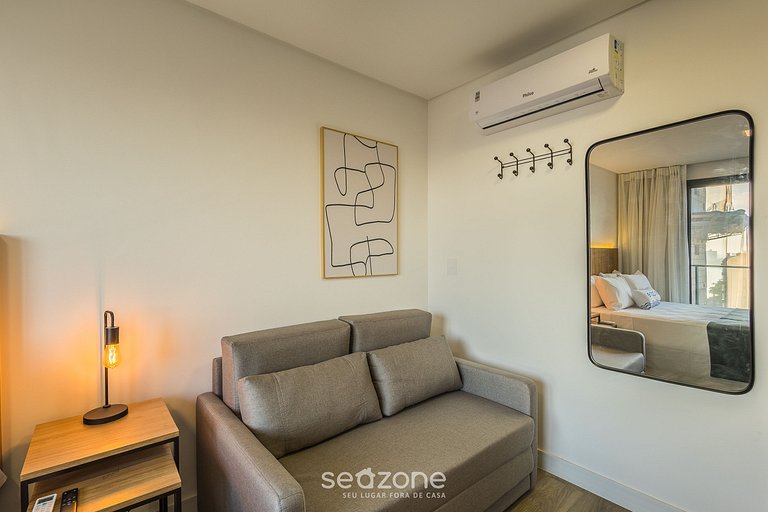 Apto a passos do Mar em cond. c/ piscina PSOA1103