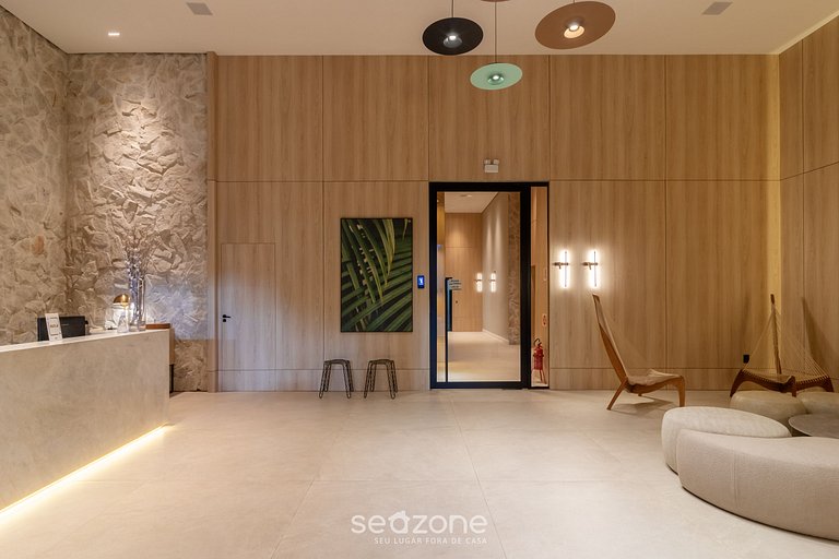 Apartamentos a 850m da Praia Brava - RCX