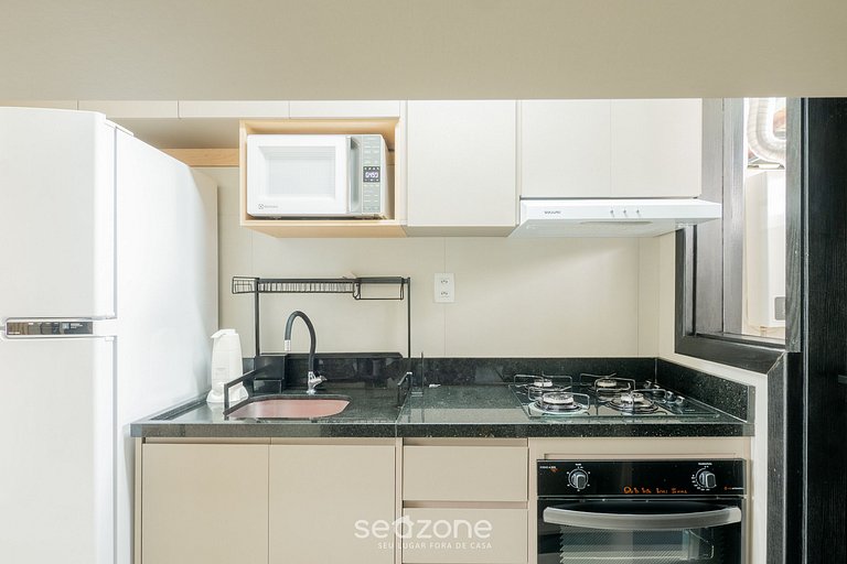 Apto em cond. c/ Piscna na Praia do Forte VLPF0103