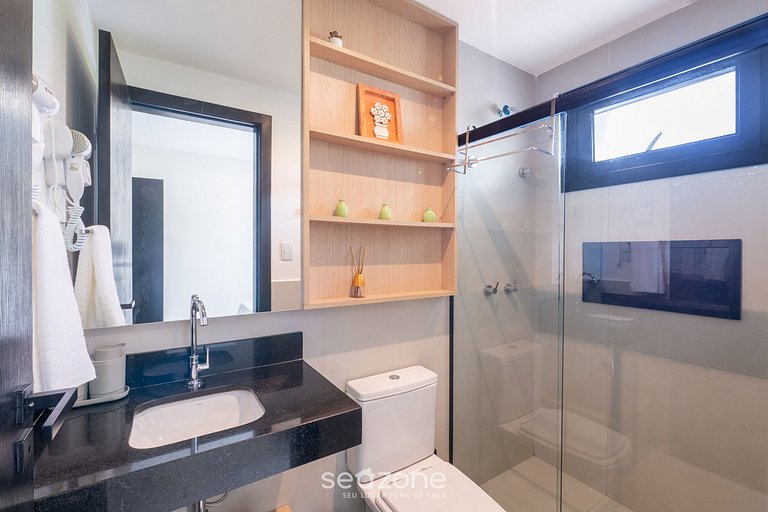 Apto em cond. c/ Piscna na Praia do Forte VLPF0103