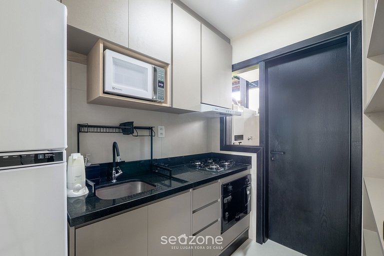 Apto em cond. c/ Piscna na Praia do Forte VLPF0103