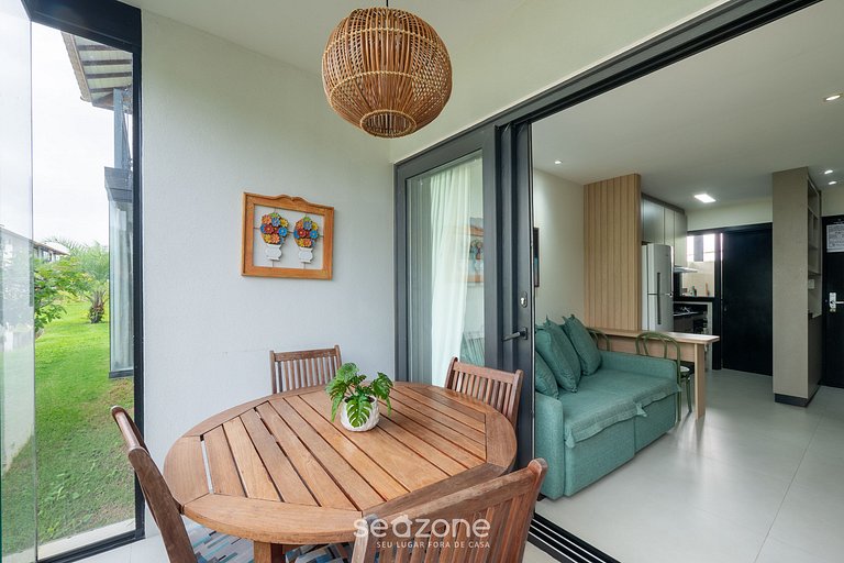 Apto em cond. c/ Piscna na Praia do Forte VLPF0103