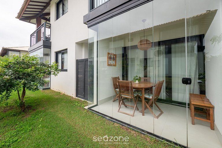 Apto em cond. c/ Piscna na Praia do Forte VLPF0103