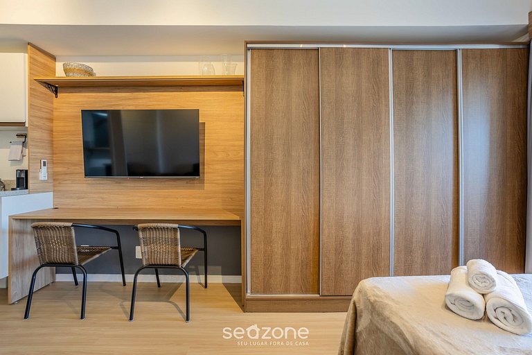 Apto c/ varanda e vista a minutos do metrô CTB2405