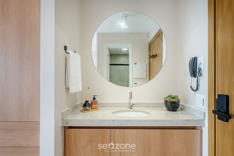 Studio em cond. c/ piscina, proximo ao Mar LIV1007