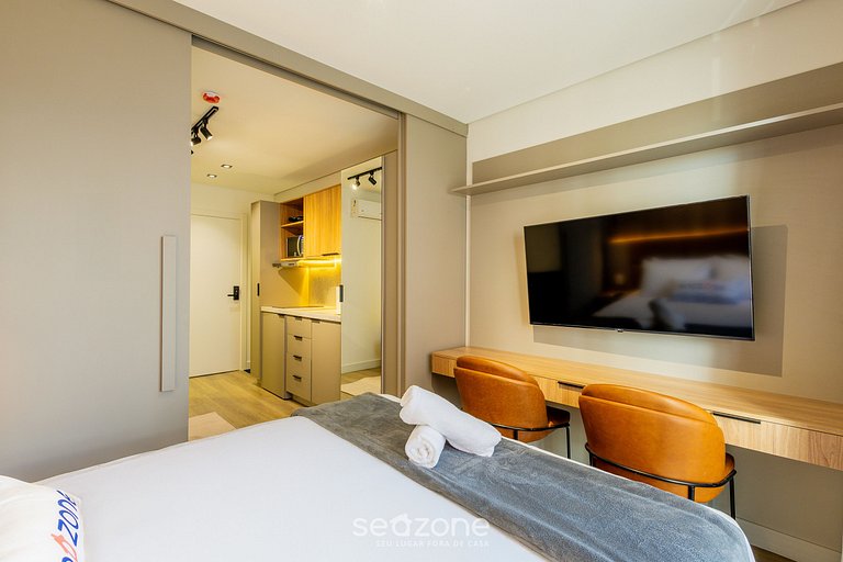 Estudio completo con vista lateral al mar PSO1006