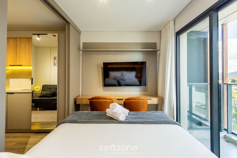 Estudio completo con vista lateral al mar PSO1006