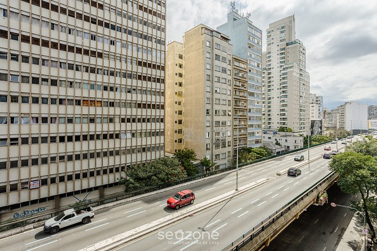 Studio em Cond. c/ piscina prox. do metrô ENP0607