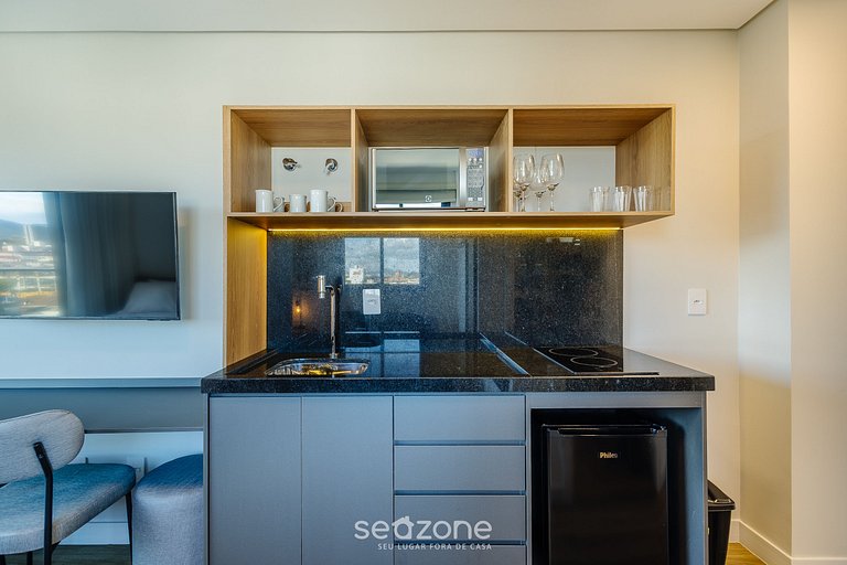 Studio c/ vista e varanda a passos do mar PSO0809