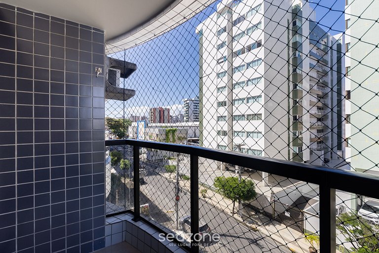 Apto c/ varanda a 500m da Praia - EII0304