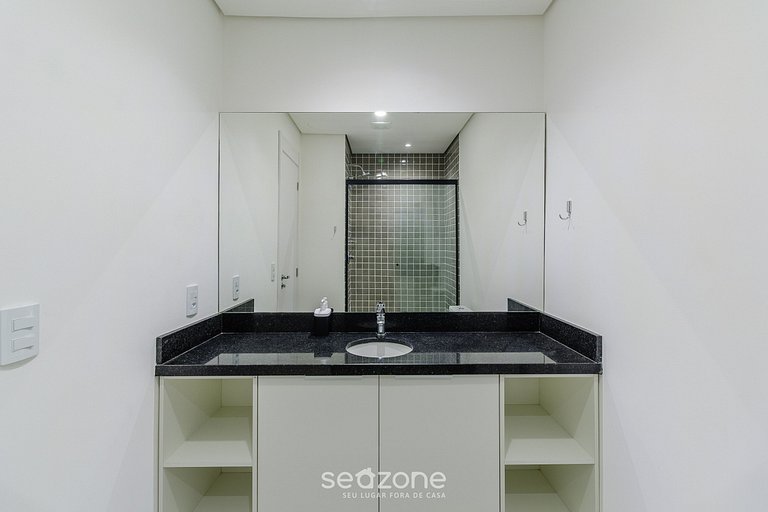 Studio em prédio c/ piscina no Centro, POA TCO1003