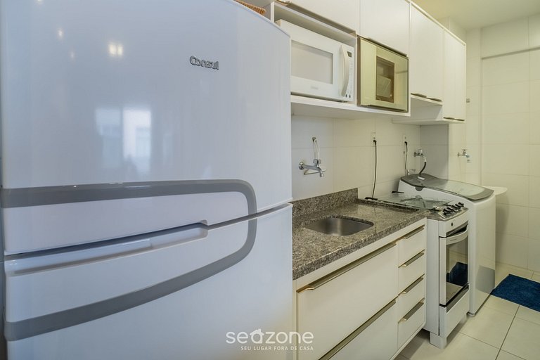 Apto em Cond. c/ Piscina e Academia STE0312