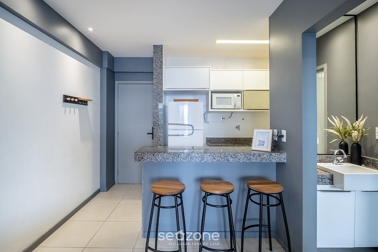 Apto em Cond. c/ Piscina e Academia STE0312