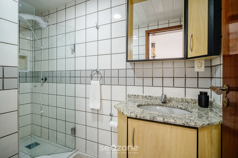 Apto c/ Churrasqueira a 100m da Praia CSC0212