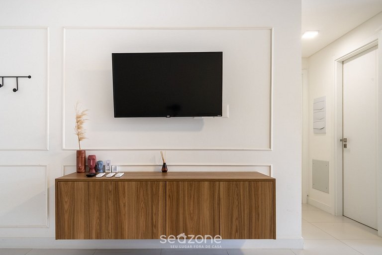 Apto novo e moderno 200m da praia de Jurerê JRR303