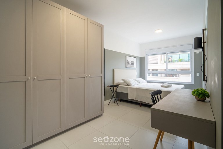 Apto novo e moderno 200m da praia de Jurerê JRR303