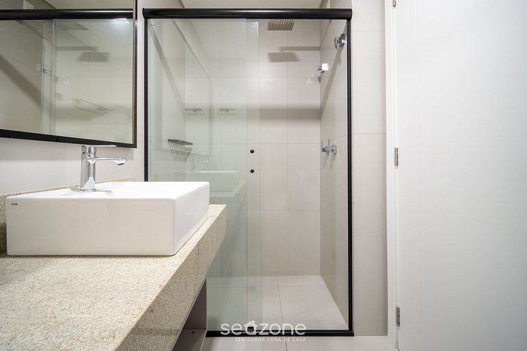 Apto novo e moderno 200m da praia de Jurerê JRR303