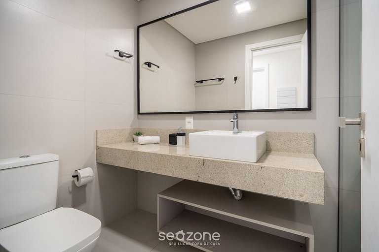 Apto novo e moderno 200m da praia de Jurerê JRR303