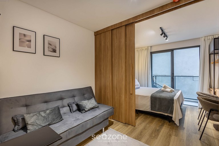 Studio c/ varanda a passos do mar em Penha PSO0305