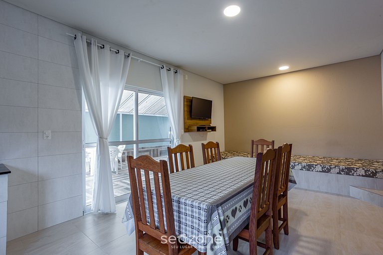 Apto com Churrasqueira Próximo à Praia JTL001