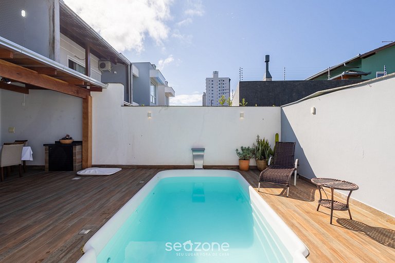 Casa c/ Piscina e Churrasqueira | 500m EKD0397