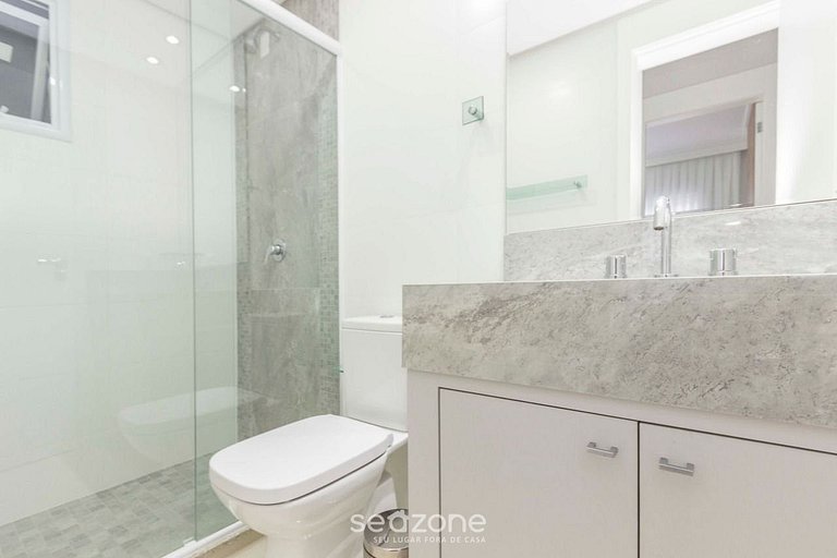 Apto c/piscina a 2min da praia de Bombas CVA305